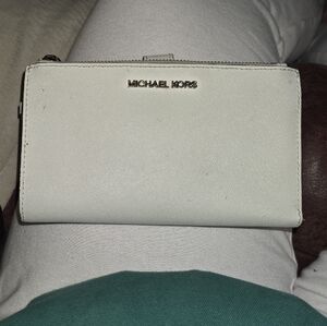 Michael Kors Cream Wallet